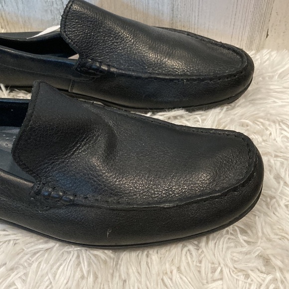 Tommy Bahama Nassau Venetian Black Leather Loafer - Picture 2 of 9